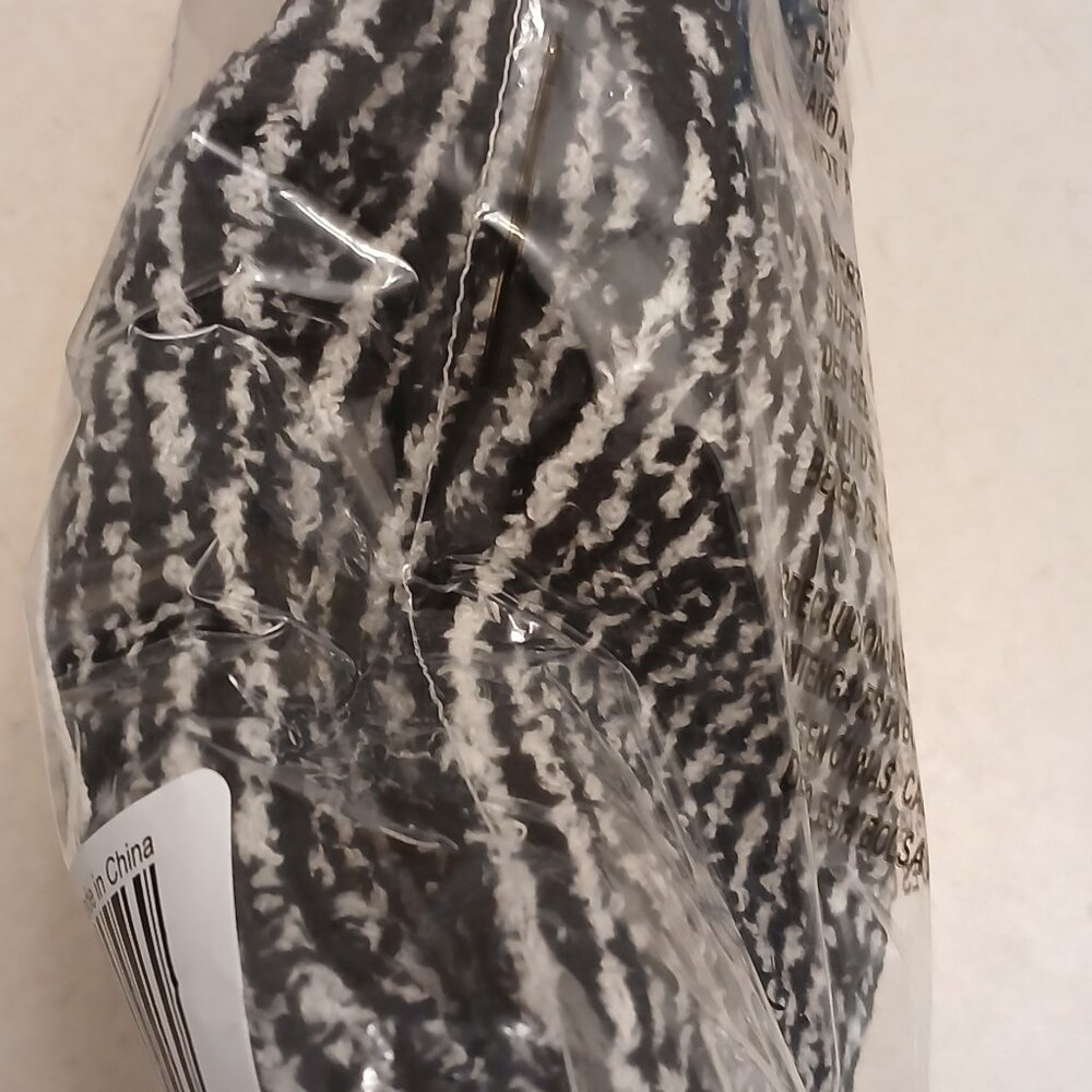 CozyChic Rib Contrast Socks - Picture 4 of 4